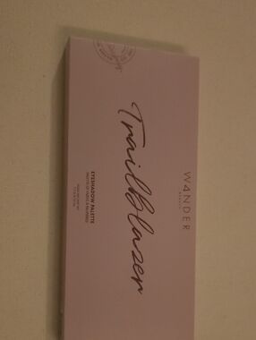 Wander Trailblazer Eyeshadow Palette - Lavender Pink